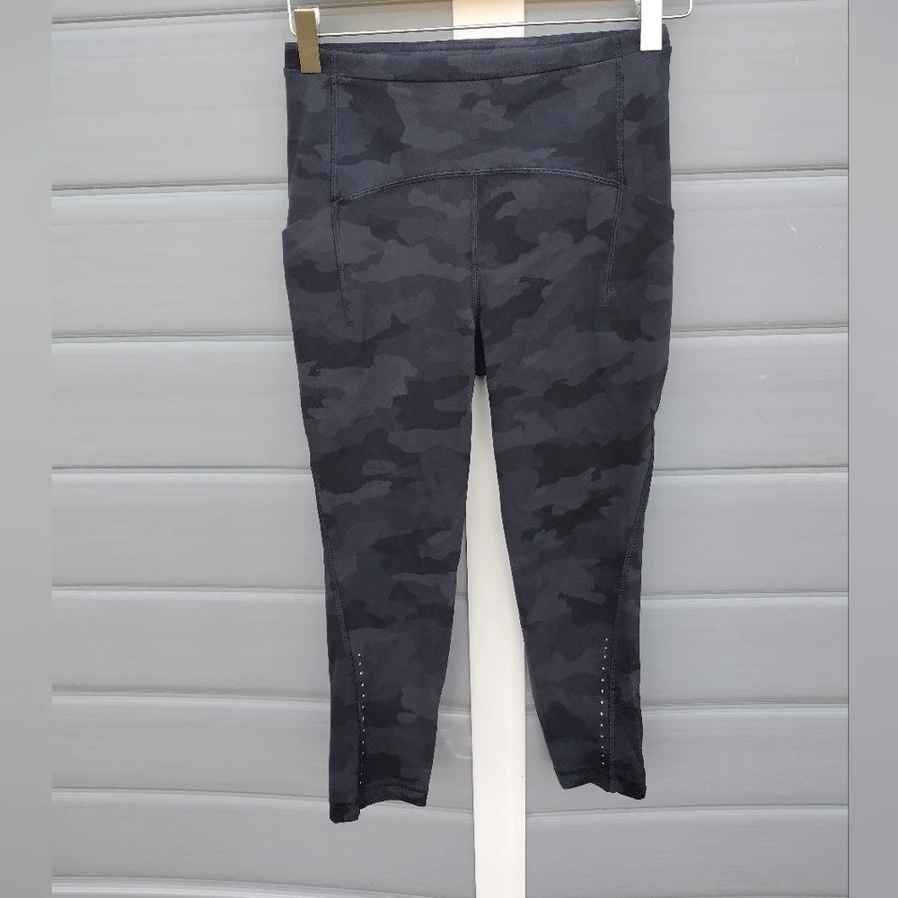 Lululemon Swift Speed High-Rise Crop 21" Size 4 Camo W6BJES EUC